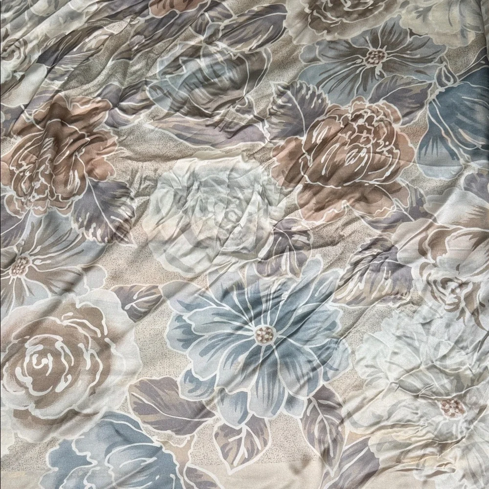 Liz Claiborne elegant silk